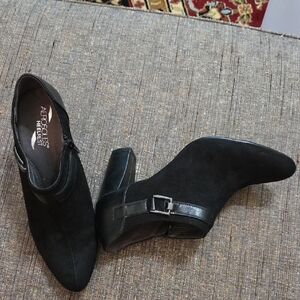 "Portrait" by Aerosoles Women's Black Ankle Bootie sz 9.5 M
